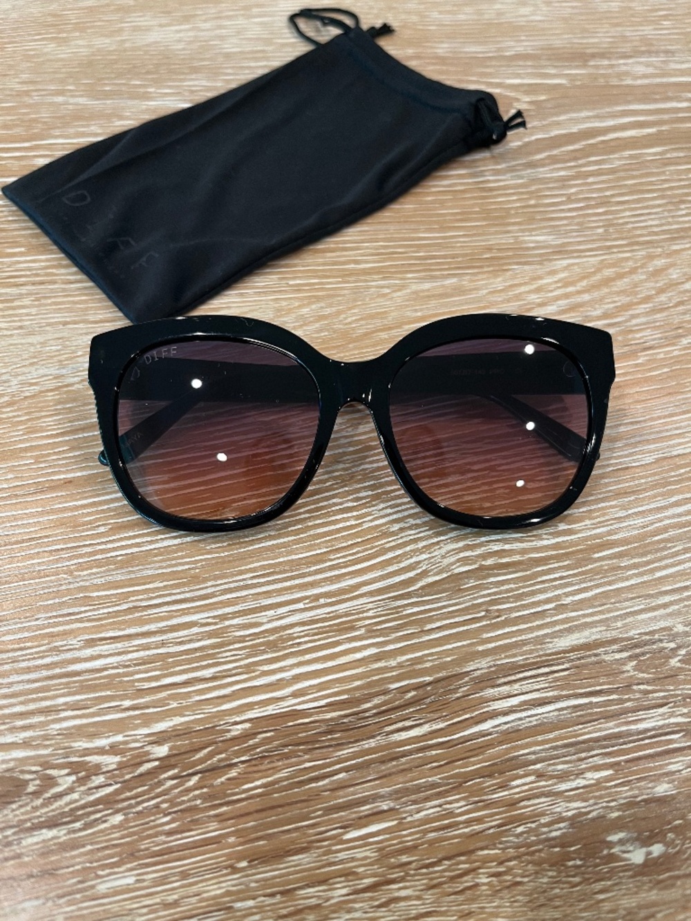 NEW DIFF Maya Oversized Black Sunglasses w/ Case